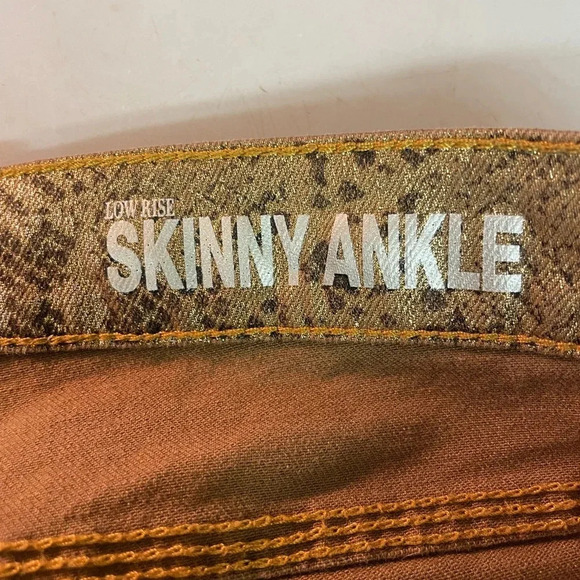 NY&company gold snake print size 8 - Picture 6 of 6